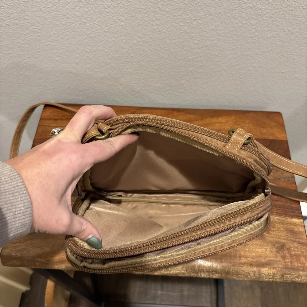 MultiSac‎ Zippy Triple Compartment Crossbody Bag Purse Traveling Pockets EUC